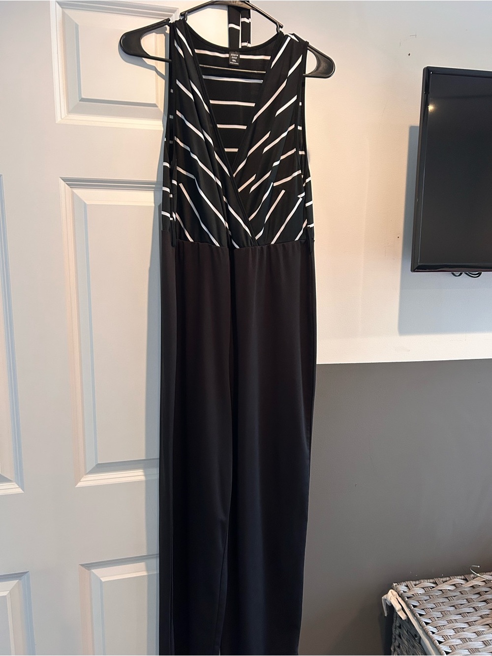 SHEIN Black & White Sleeveless Striped Wide-Leg Jumpsuit